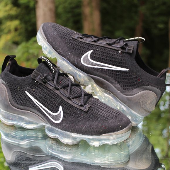 Nike Air VaporMax Flyknit 2021 Women’s Size 10 - Picture 9 of 12
